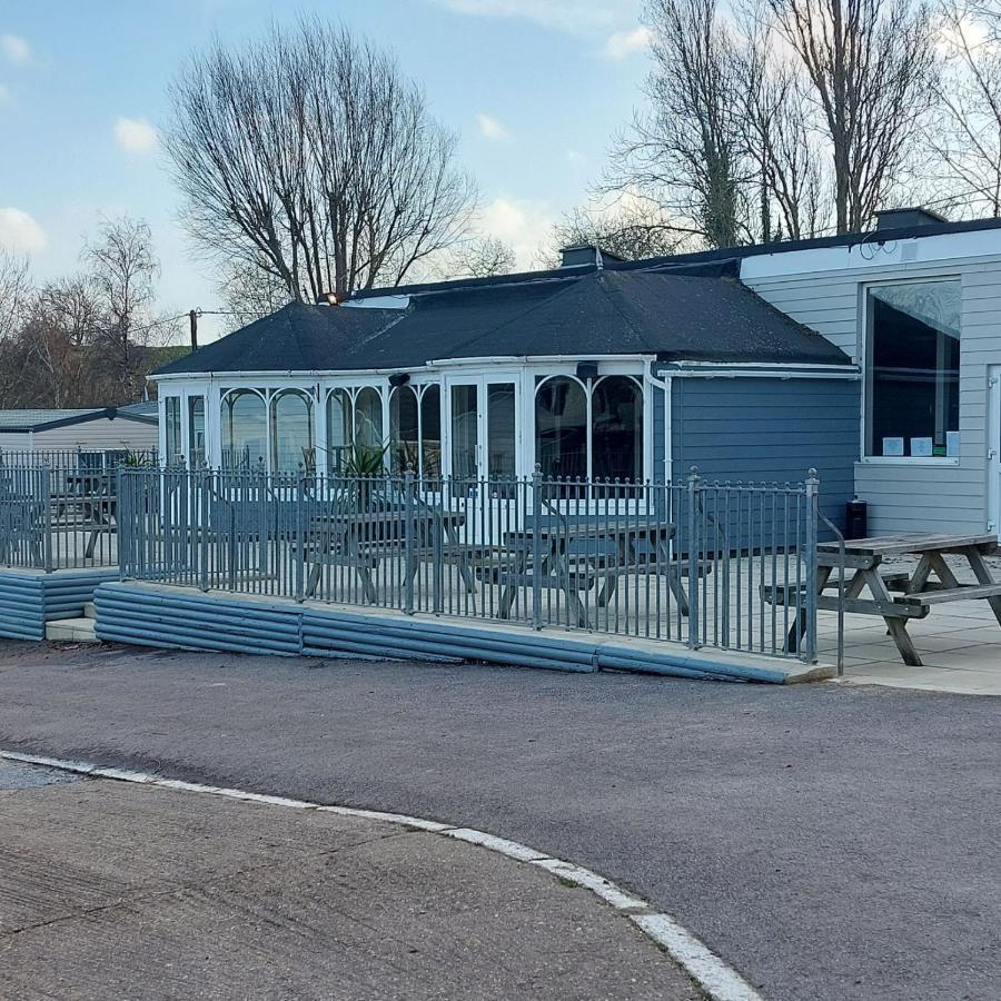 Warden Springs Caravan Park Ms16 Thornhill Road, Eastchurch,Me124Hf 쉬어니스 외부 사진